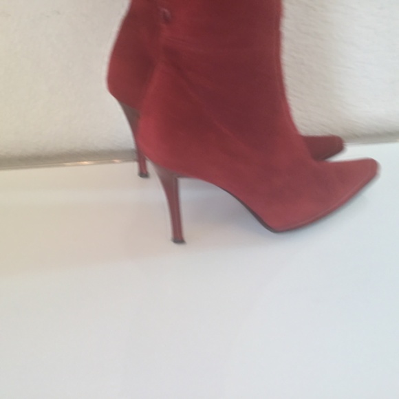 Via Spiga tall red suede.boots with sexy back button detailπ - Picture 6 of 16